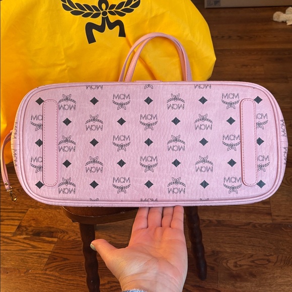 MCM Soft Pink Medium Liz Shopper - Picture 15 of 15